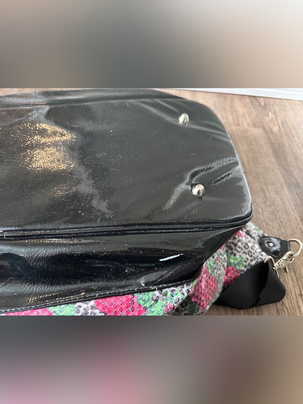Betsey Johnson Sequin Leopard Rose Weekender Bag Heart Pocket - EUC - Picture 9 of 9